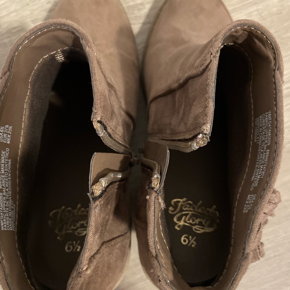 Booties - Picture 4 of 8